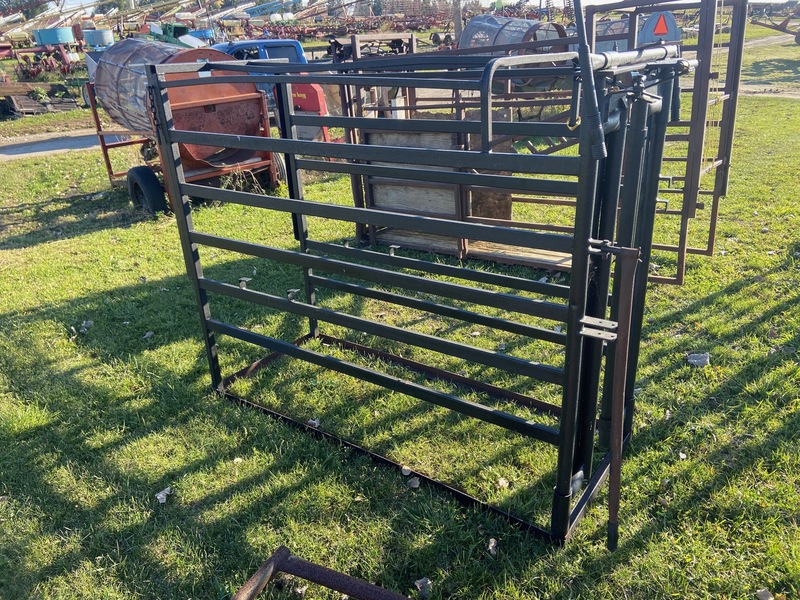 Hay/Forage/Livestock  Calf Squeeze Chute Photo